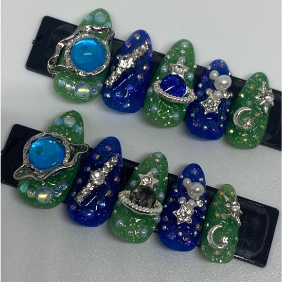 Planet ATLien Blues Handmade Press On Nail Set - Picture 11 of 16